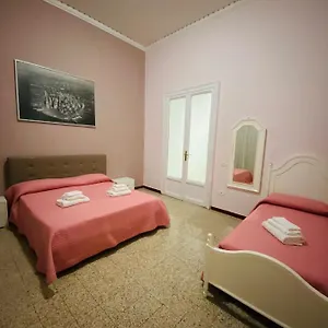 https://casa-vacanza-di-napoli.hotels-amalfi.com